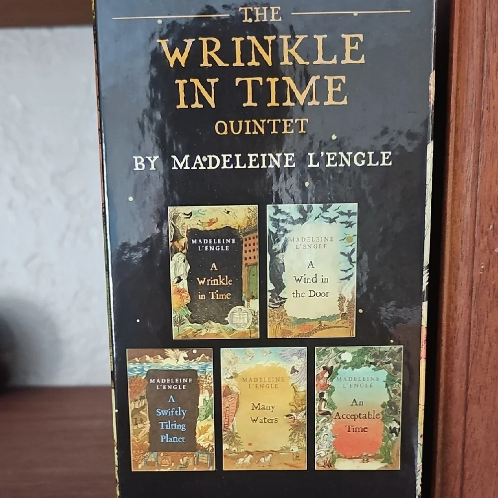 Wrinkle In Time Book Set - Picture 3 of 10